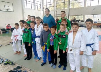 Джудистите на “Раковски” – отборни първенци и медалисти на турнир в Елена