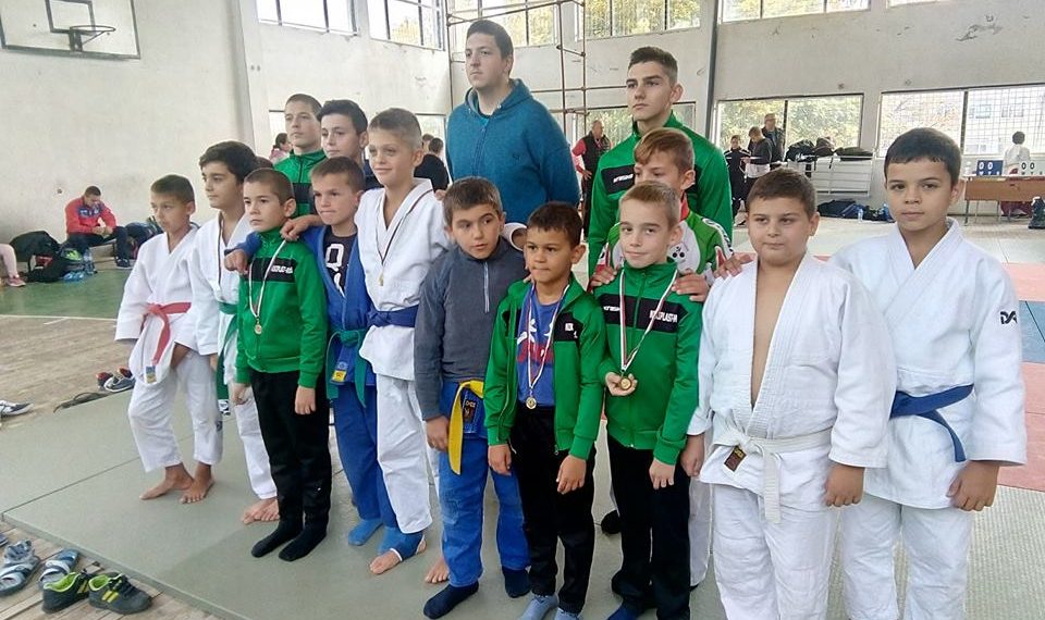 Джудистите на “Раковски” – отборни първенци и медалисти на турнир в Елена