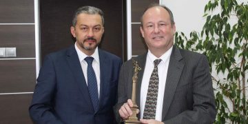 АМЕРИКАНСКИЯТ ПОСЛАНИК ЕРИК РУБИН СЕ СРЕЩНА С КМЕТА НА СЕВЛИЕВО Д-Р ИВАН ИВАНОВ