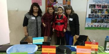 “Рециклирай, играй, опознавай или алтернатива на скъпите играчки” на ДГ “Радост” – с първо място от “Наука на сцената”