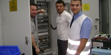 Ученици от ПГМЕТ вдъхновиха бъдещето си като “Мениджър за един ден”