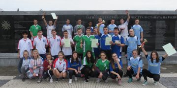 Лекоатлетите на Механоелектротехникума финишираха първи в крос щафетата