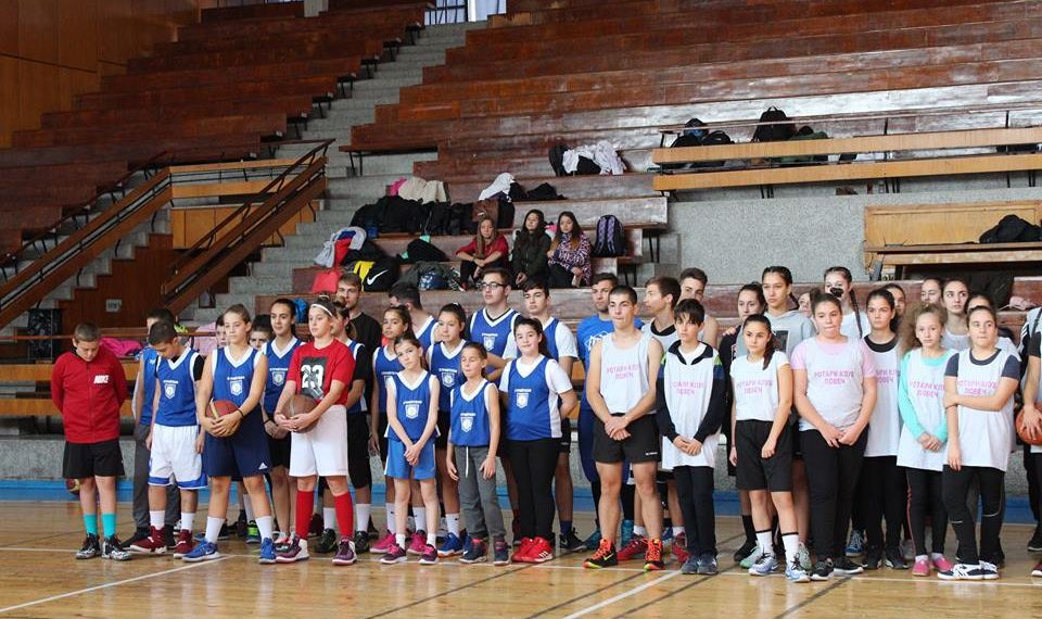 Играчи от три града целиха коша в турнир по стрийтбол