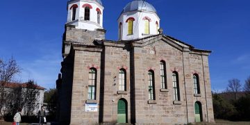 На 105 г. стана църквата в Петко Славейков, осветиха курбан