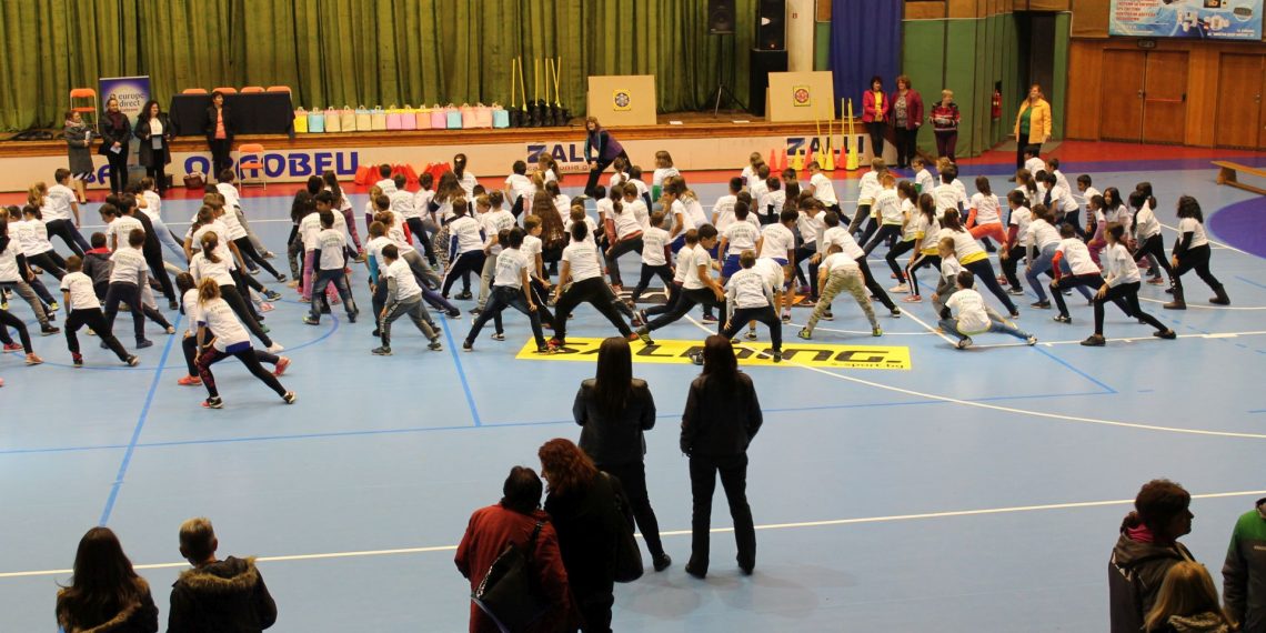 Ученици от Гимназията се включиха в Деня на здравословното хранене и спорт