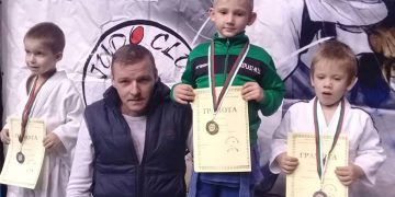 Матвей, Мелиса и Илхан стъпиха на върха в джудото на турнир в Перник