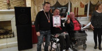 Сребро за Пламен Асенов от турнира по дартс за Деня на хората с увреждания