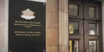 Часове по възпитание в училищната програма?