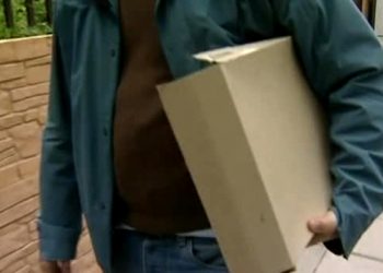 Нова измама! Фалшиви куриери искат пари за пратки