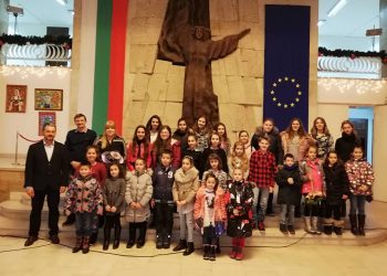 Изложбата на децата от артцентър “Видима” – подарък за сърцето и душата