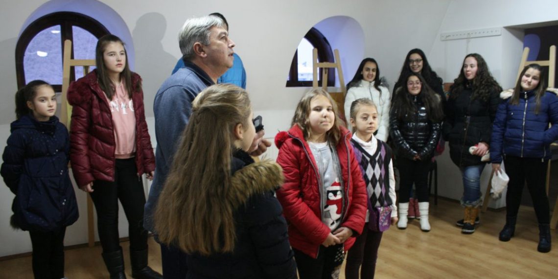 Икони, рисувани от деца, показват в Градската галерия