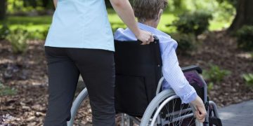 Още 8 месеца независим живот за възрастни и хора с увреждания