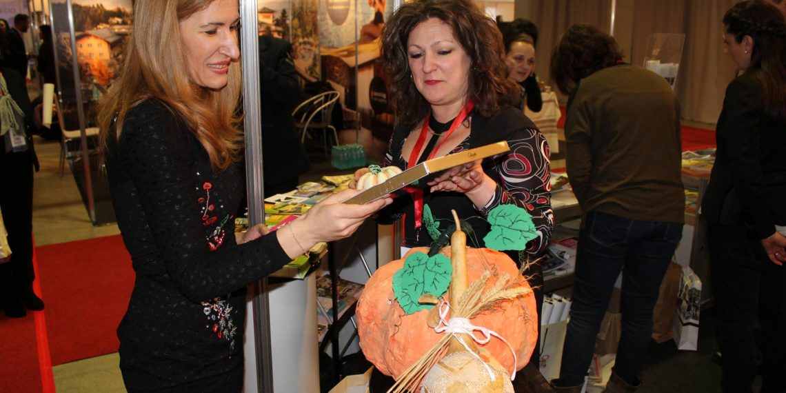 Министърът на туризма се впечатли от щанда на Севлиево на международната туристическа борса “Ваканция и СПА Експо”