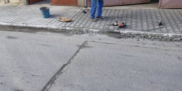 Мъж разруши бордюр на тротоар, съставиха му акт