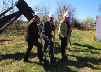 Трима кметове направиха първа копка на системата за разделно събиране и рециклиране на биоотпадъци