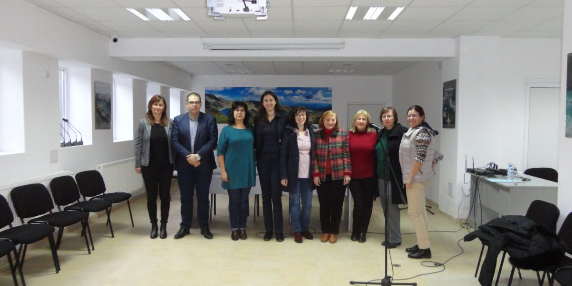 Ученици от ПГМЕТ споделиха опит и преживявания в доброволчество, мобилност, спорт, обучения