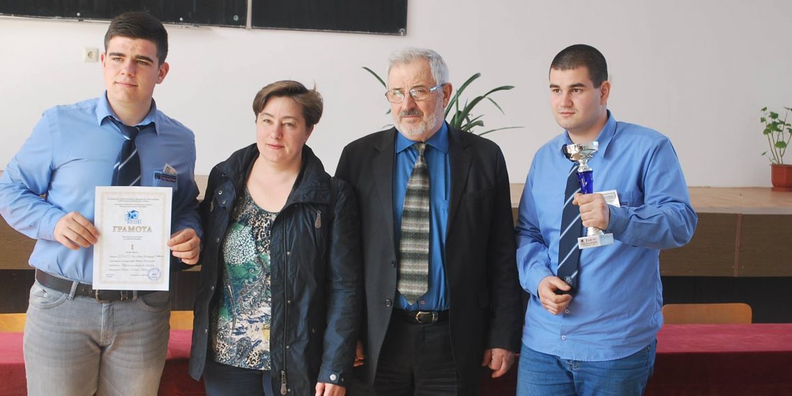 Първо място за бъдещите електротехници от ПГМЕТ в национално състезание