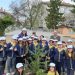 Третокласници засяха дръвче в двора на ОУ “Стефан Пешев”