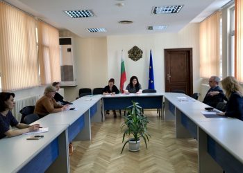 Спад на безработицата в областта