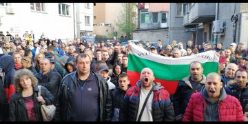 Бизнес сдружение „21 век“: „Апелираме политическия елит на България да не трупа актив от създалата се ситуация в Габрово, а да си свърши съвестно работата“.