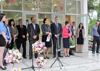 Община Севлиево поздрави зрелостниците от ПГТМ „Ген.Иван Бъчваров“