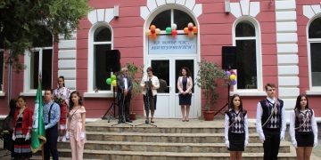 Община Севлиево поздрави зрелостниците от СУ „Васил Левски“