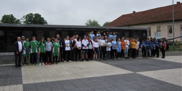 Учениците от ПГМЕТ „Ген.Иван Бъчваров“ отвяха конкуренцията в лекоатлетическа щафета за ученици на Община Севлиево