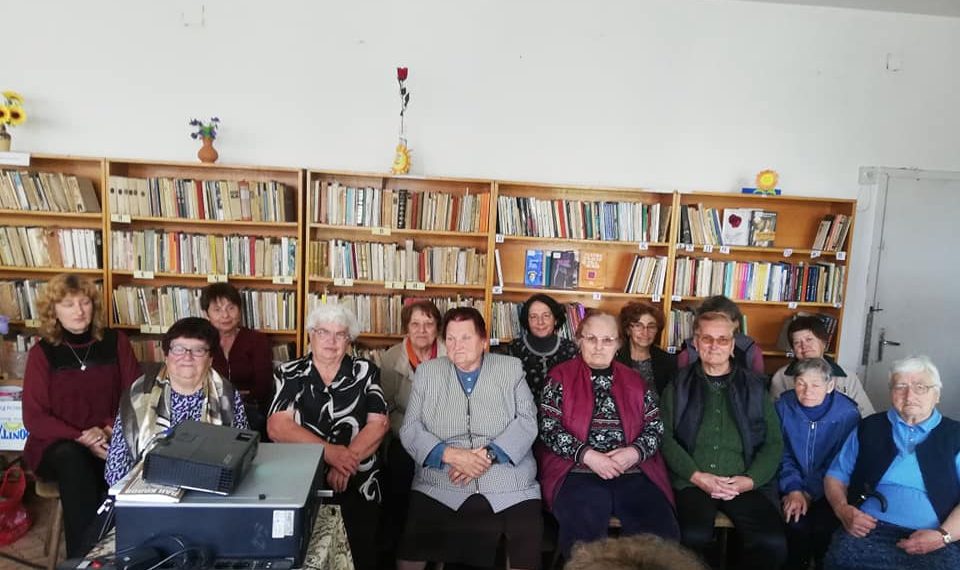 Най-ценното в една библиотека са книгите и… библиотекарите