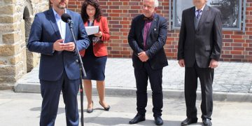 Камбаната на реставрираната 240-годишна Часовникова кула отново заби