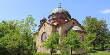 Храмов празник стягат в Ловнидол