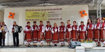 Конкурсът “Море песен екна…” отличи най-добрите певци на северняшки песни