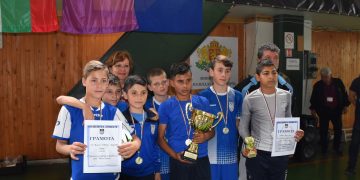 Футболистите на СУ “Васил Левски” спечелиха детския турнир по футбол в Ловеч