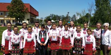 Първа награда за певците на Радка Цвяткова от фестивал “Янко Петров”