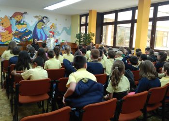 Ваня Георгиева представи новата си книжка пред деца от Севлиево