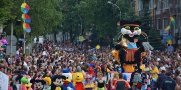 Само два дни до карнавала в Габрово