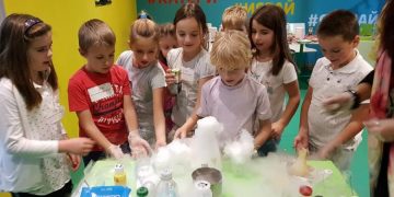 Градска библиотека в Севлиево организира мобилен планетариум за деца