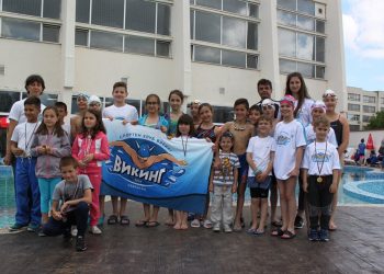 Успехи и медали за най-малките плувци в турнира “Веселото жабче”