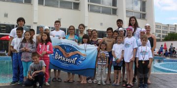 Успехи и медали за най-малките плувци в турнира “Веселото жабче”