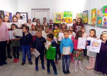 Рисунки на наши творци греят в Музея за детско изкуство в Япония