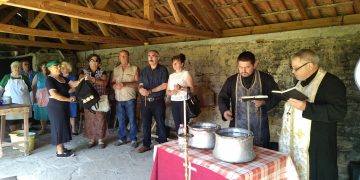 С курбан за здраве в Сенник празнуваха свети Дух
