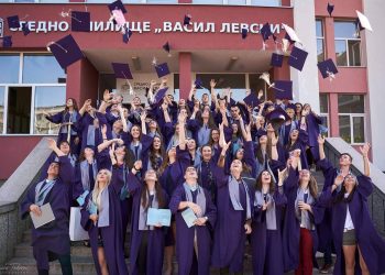 Тома Томев: ”Успявайте в живота така, както успявахте в училище!”