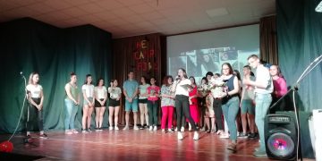 The camp fire беше темата на Английско шоу 2019