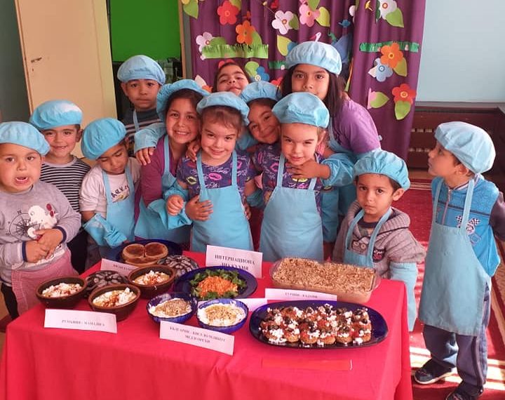 Малчуганите от детската градина в с. Кормянско готвиха интернационална кухня