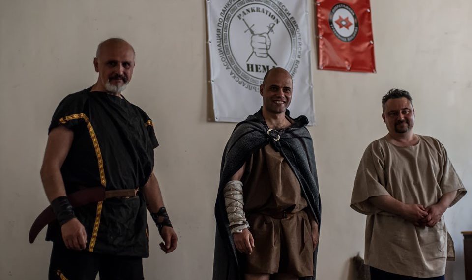 Клуб “ Търпан” участва в представяне на бита, културата и въоръжението на траките в Димитровград