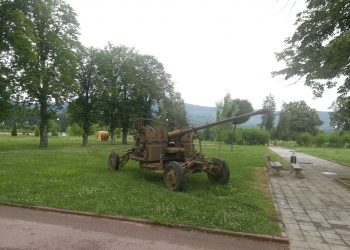 Зенитно оръдие попълни военната експозиция в парк”Казармите”