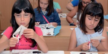 Пътеводителят “Един ден в музея на открито” повежда децата към миналото и ги запознава с традициите на българския народ