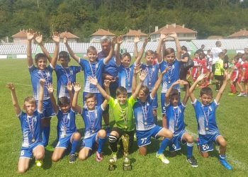 Малките футболисти се представиха добре в силния турнир в Трявна