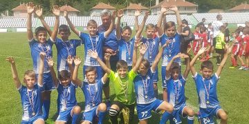 Малките футболисти се представиха добре в силния турнир в Трявна