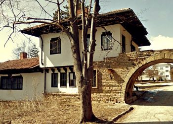 Благоустрояват детската болница в Трявна