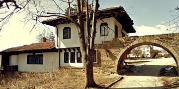 Благоустрояват детската болница в Трявна